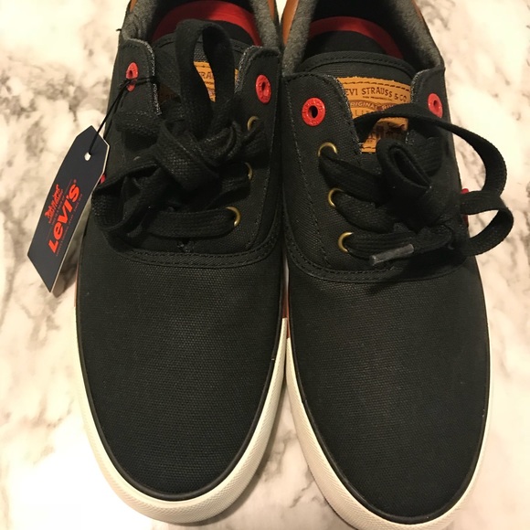 🛑‼️SOLD🛑‼️NWT MENS LEVIS SHOES - Picture 2 of 4